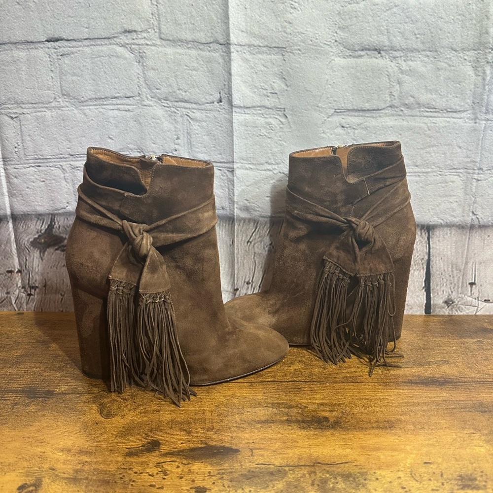 Aquazzura Tassel Suede Block Heel Ankle Booties
Tonal Fringe Brown